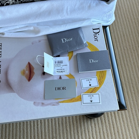 Dior large Book tote in Navy Blue. - Picture 8 of 16